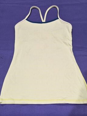 Lululemon Off White/Yellow Green Stripes Tank Top w/Shelf Bra - Dot Size 4.